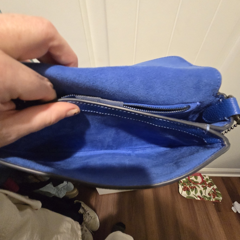 Blue Leather Shoulder Bag with C-Clasp - Picture 6 of 13